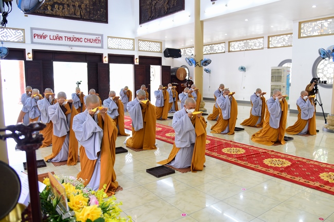 Lễ truyền giới Sa di Phương Trượng